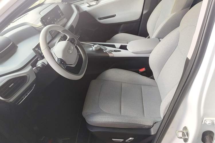 Used Geometry A 2019 Upgraded Model High-Dimensional Standard Range Cube Edition Left Front Seat