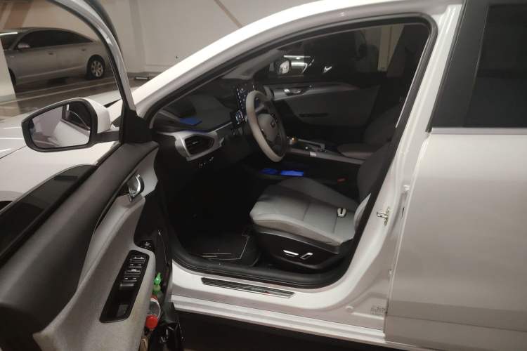 Used Geometry A 2019 Upgraded Model High-Performance Standard Range Power Cube Version Left Front Seat