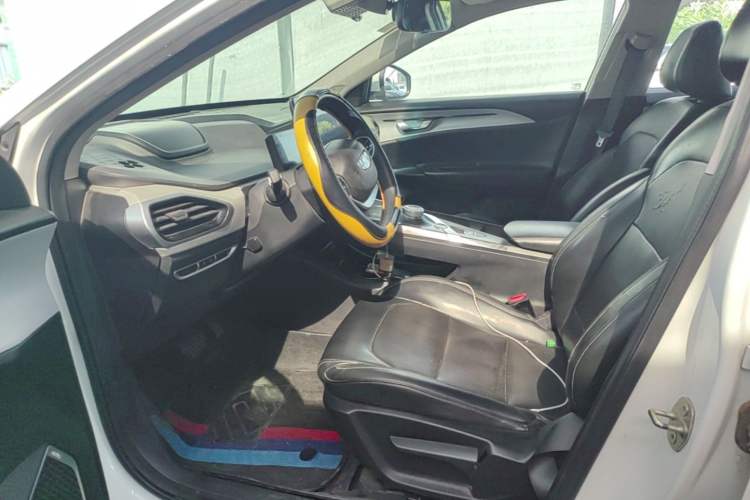Used Geometry A 2019 High-Value Standard Range Square Edition Left Front Seat