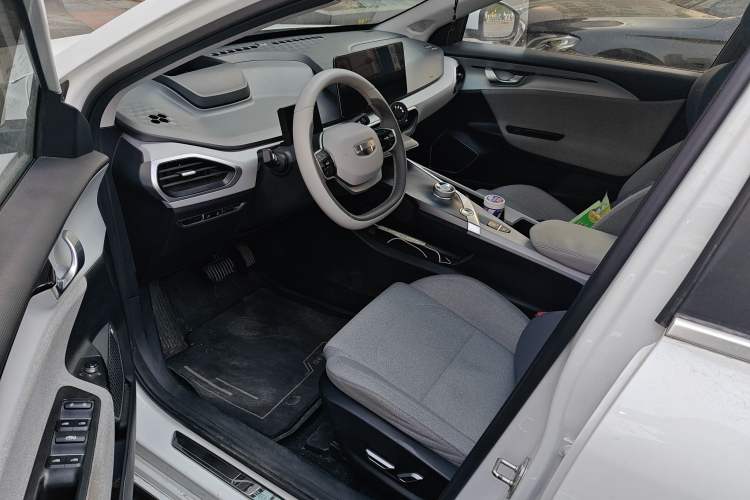 Used Geometry A 2019 High-Performance Standard Range Power Edition Left Front Seat