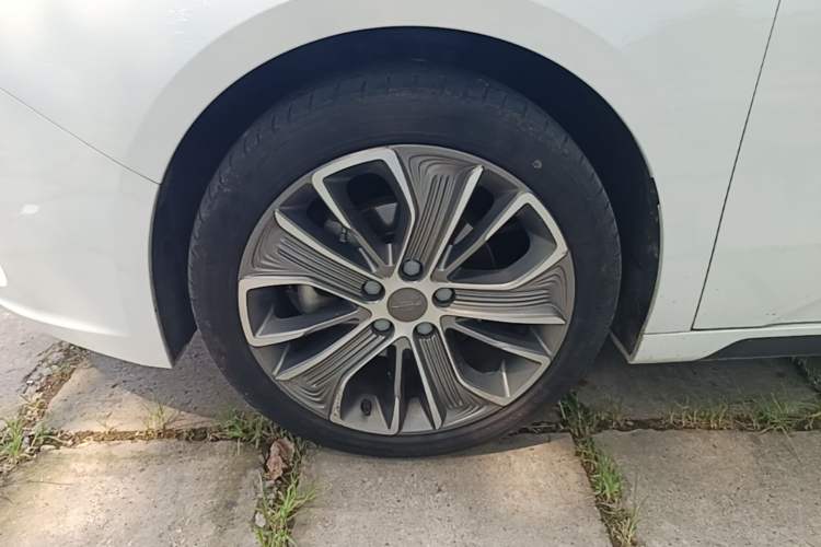 Used Geometry A 2019 Upgraded Model High-Dimensional Standard Range Cube Edition Left Front Wheel Hub
