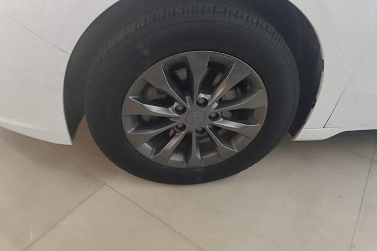 Used Geometry A 2019 Upgraded Model High-Resolution Standard Range Square Edition Left Front Wheel Hub