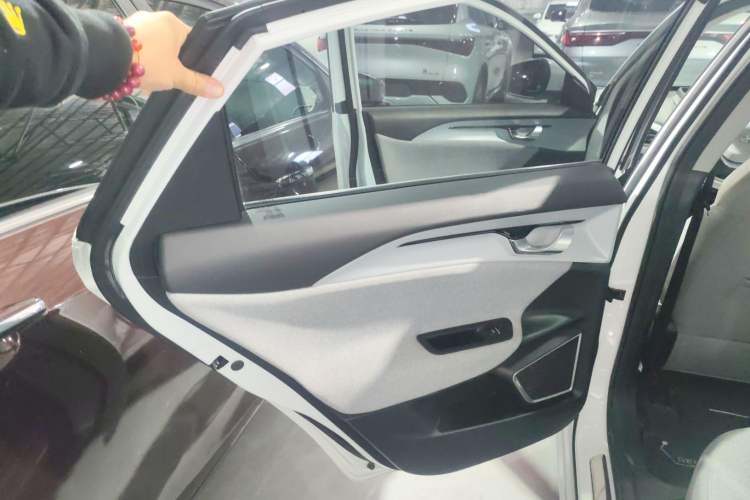 Used Geometry A 2019 Upgraded Model High-Performance Standard Range Power Cube Version Left Rear Door Interior