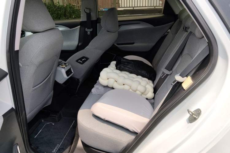 Used Geometry A 2019 High-Performance Standard Range Power Edition Left Rear Seat
