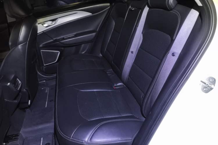 Used Geometry A 2019 High-Value Standard Range Square Edition Left Rear Seat
