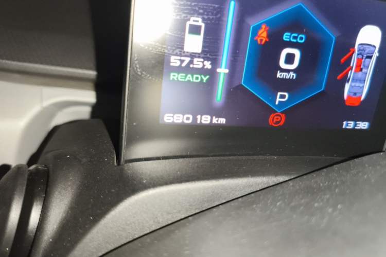 Used Geometry A 2019 High-Value Standard Range Square Edition Odometer Close Up