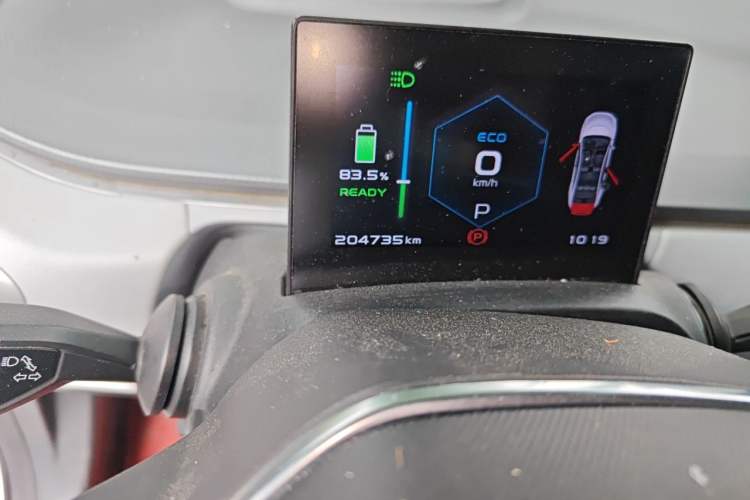 Used Geometry A 2019 Upgraded Model High-Resolution Standard Range Square Edition Odometer Close Up