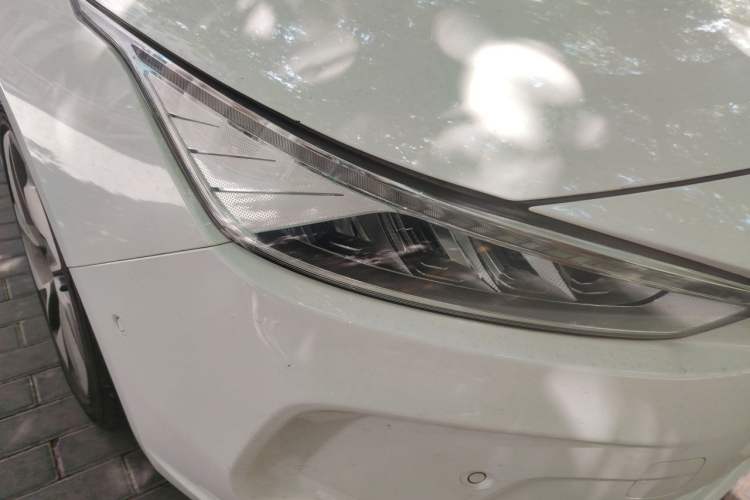 Used Geometry A 2019 High-Performance Standard Range Power Edition Right Front Headlight