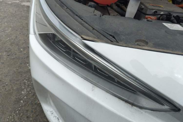 Used Geometry A 2019 Upgraded Model High-Resolution Standard Range Square Edition Right Front Headlight
