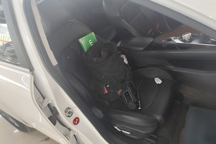 Used Geometry A 2019 Upgraded Model High-Resolution Standard Range Square Edition Right Front Seat