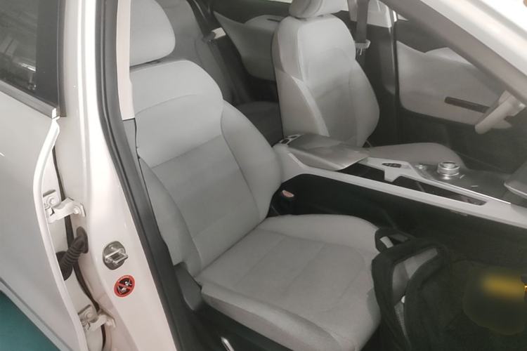 Used Geometry A 2019 High-Performance Standard Range Power Edition Right Front Seat
