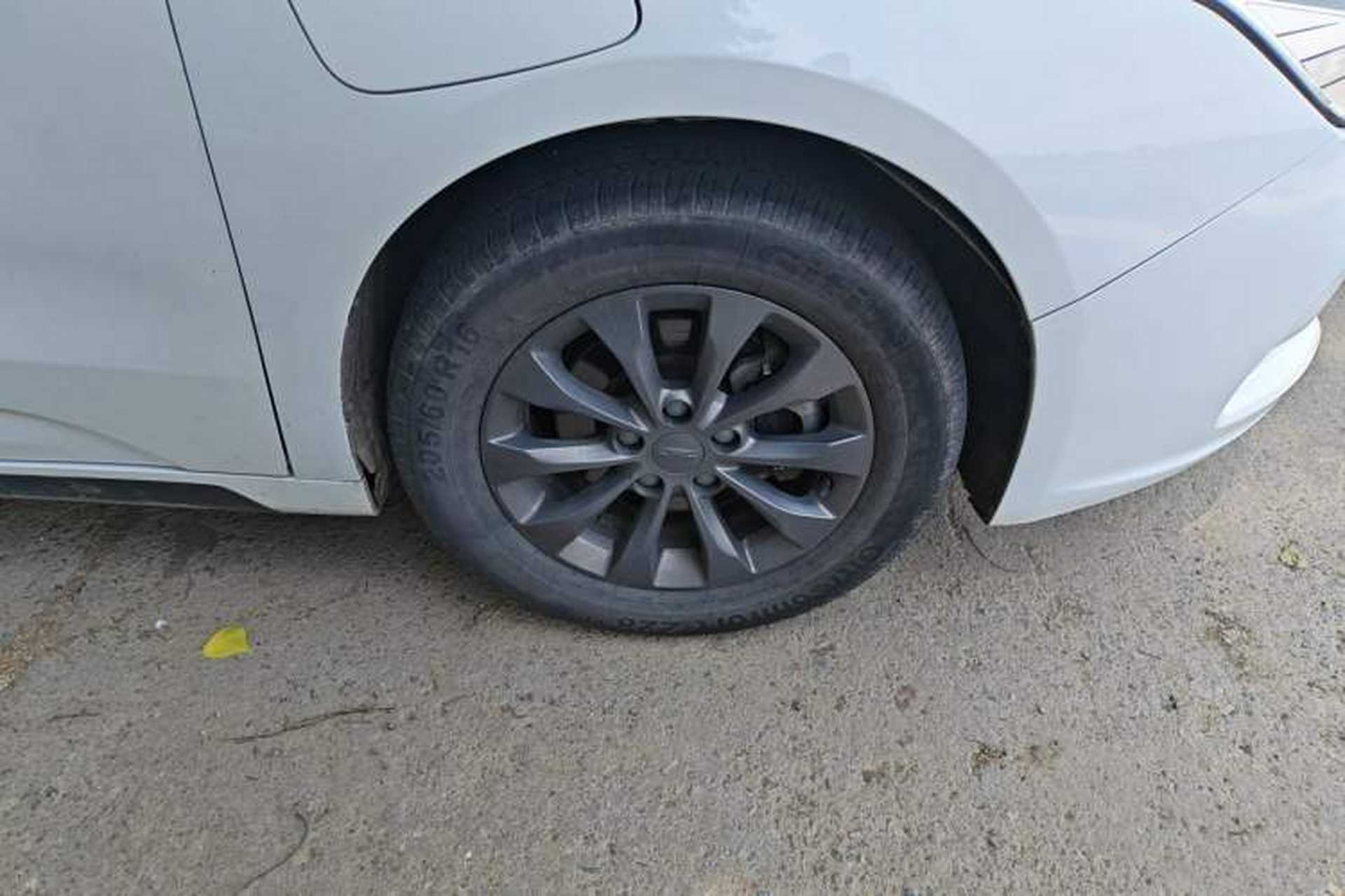 Used Geometry A 2019 Upgraded Model High-Resolution Standard Range Square Edition Right Front Wheel Hub