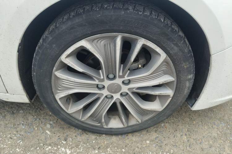 Used Geometry A 2019 Upgraded Model High-Resolution Standard Range Square Edition Right Front Wheel Hub