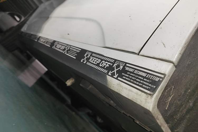 Used Geometry A 2019 High-Performance Standard Range Power Edition Right Side Sill