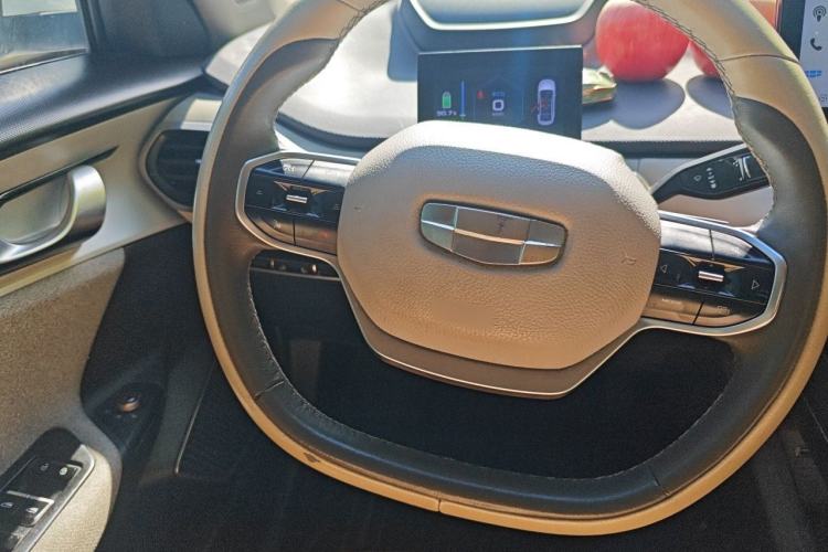 Used Geometry A 2019 High-Value Standard Range Cube Edition Steering Wheel
