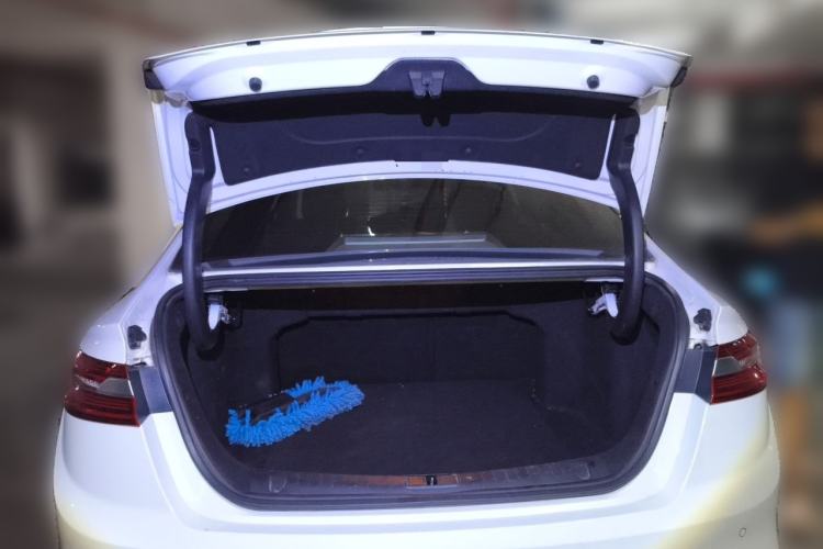 Used Geometry A 2019 High-Value Standard Range Square Edition Trunk