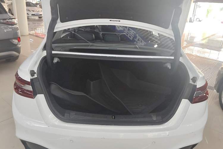 Used Geometry A 2019 Upgraded Model High-Resolution Standard Range Square Edition Trunk