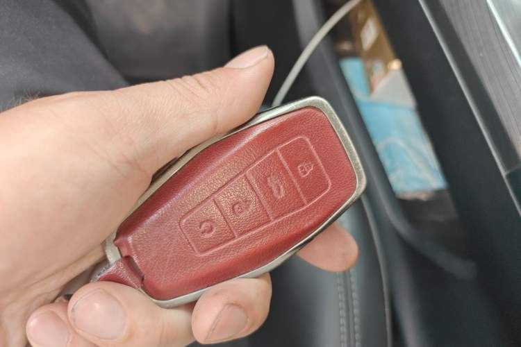 Used Geometry A 2019 Upgraded Model High-Resolution Standard Range Square Edition Vehicle Key