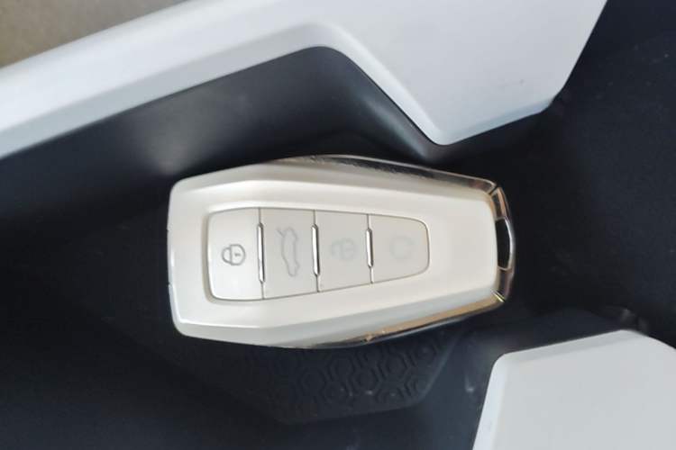 Used Geometry A 2019 Upgraded Model High-Dimensional Standard Range Cube Edition Vehicle Key