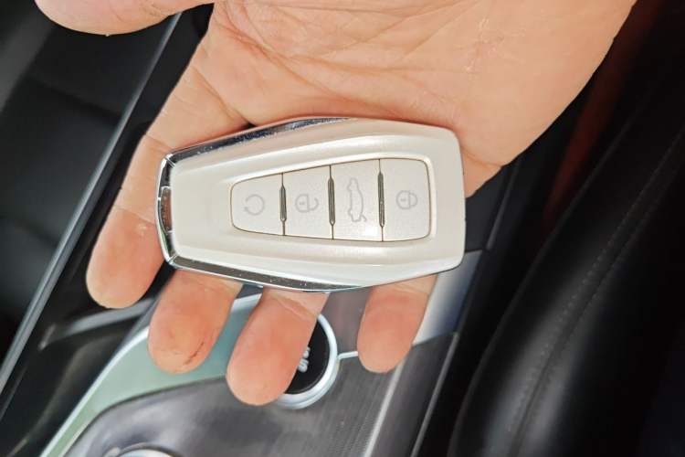 Used Geometry A 2019 Upgraded Model High-Resolution Standard Range Square Edition Vehicle Key