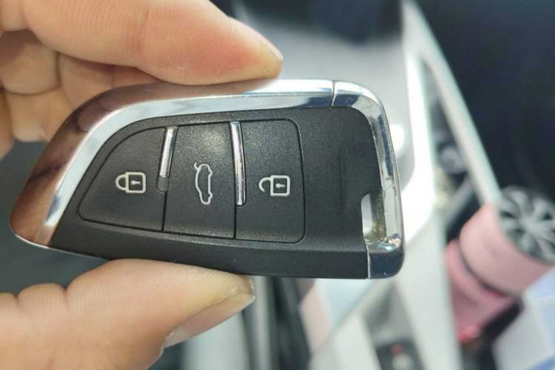 Used Geometry A 2019 Upgraded Model High-Resolution Standard Range Square Edition Vehicle Key