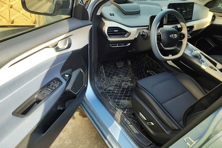 Used Geometry A 2021 Pro Enhanced High-Efficiency Range Version 600 km A600 Cubic Edition Driver Seat