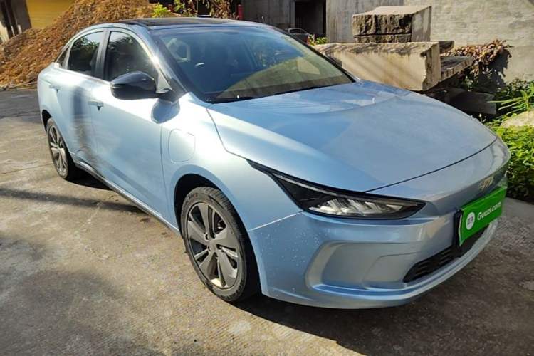 Used Geometry A 2021 Pro Enhanced High-Efficiency Range Version 600 km A600 Cubic Edition Front Right 45 Deg