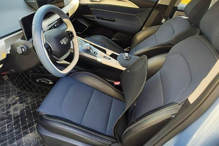 Used Geometry A 2021 Pro Enhanced High-Efficiency Range Version 600 km A600 Cubic Edition Left Front Seat