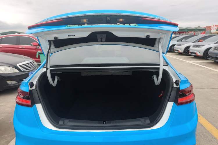 Used Geometry A 2021 Pro Enjoy High-Dimensional Range Edition 430 km A430 Square Version Trunk