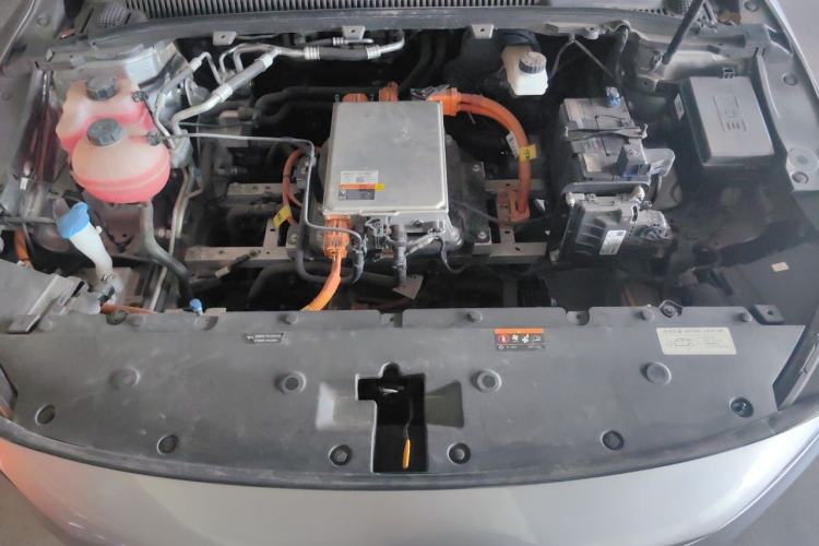 Used Geometry A 2021 Pro Enhanced High-Efficiency Range Version 600 km A600 Cubic Edition Engine Bay