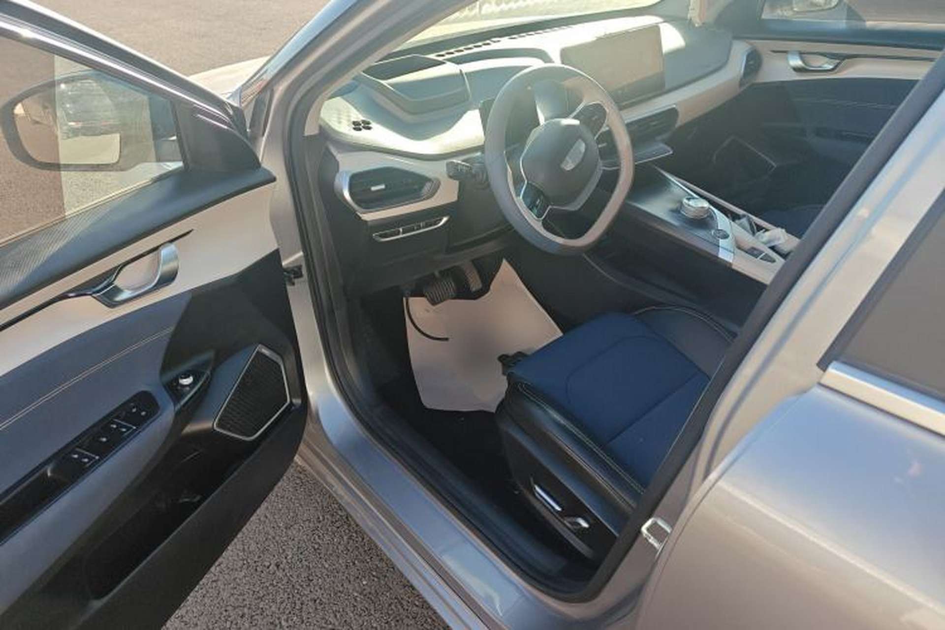 Used Geometry A 2021 Pro Enhanced High-Efficiency Range Version 600 km A600 Cubic Edition Interior 3