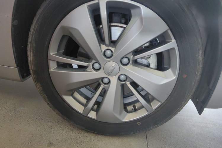 Used Geometry A 2021 Pro Enhanced High-Efficiency Range Version 600 km A600 Cubic Edition Right Front Wheel Hub