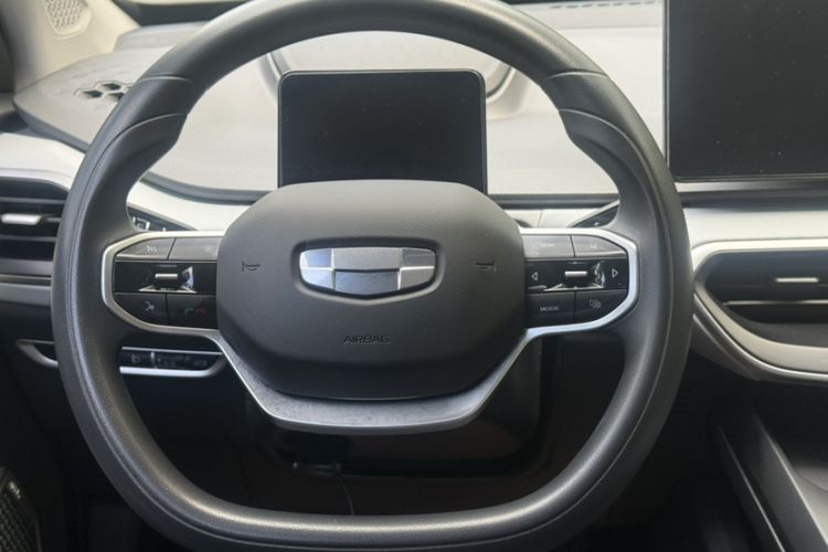 Used Geometry A 2021 Pro Enjoy High-Dimensional Range Edition 430 km A430 Square Version Steering Wheel