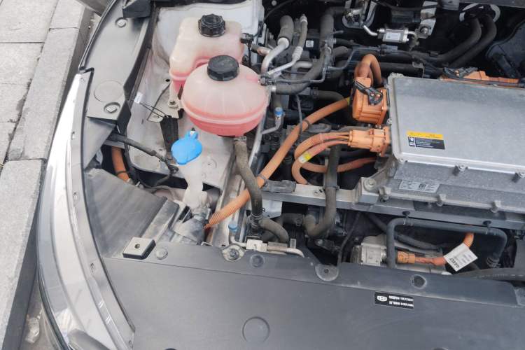 Used Geometry A 2021 Pro Enhanced High-Efficiency Range Version 600KM A600 PowerCube Edition Engine Bay Right