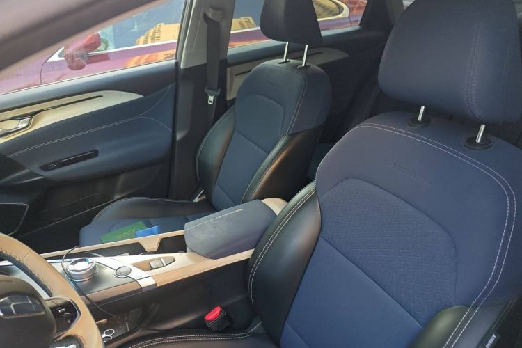 Used Geometry A 2021 Pro Enhanced High-Efficiency Range Version 600 km A600 Cubic Edition Left Front Seat