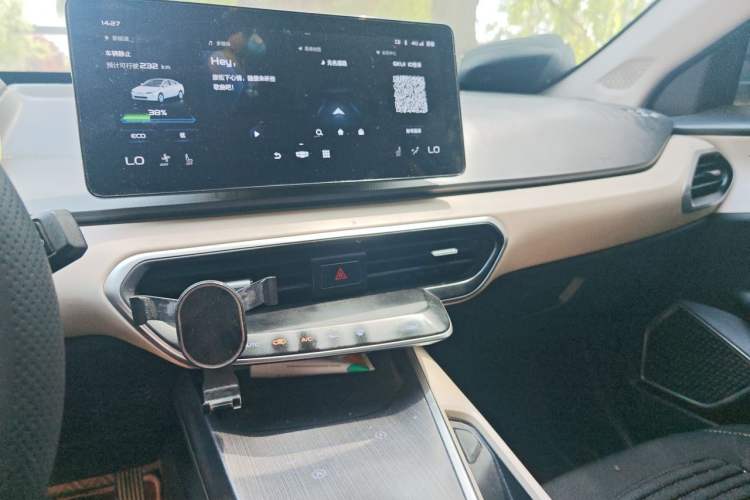 Used Geometry A 2021 Pro Enhanced High-Efficiency Range Version 600 km A600 Cubic Edition Audio And AC Panel