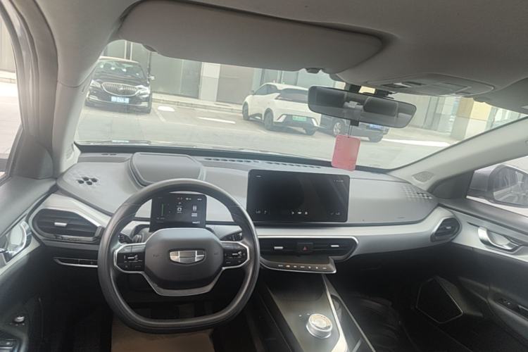 Used Geometry A 2021 Pro Enjoy High-Dimensional Range Edition 430KM A430 Easy-Drive Version Center Console