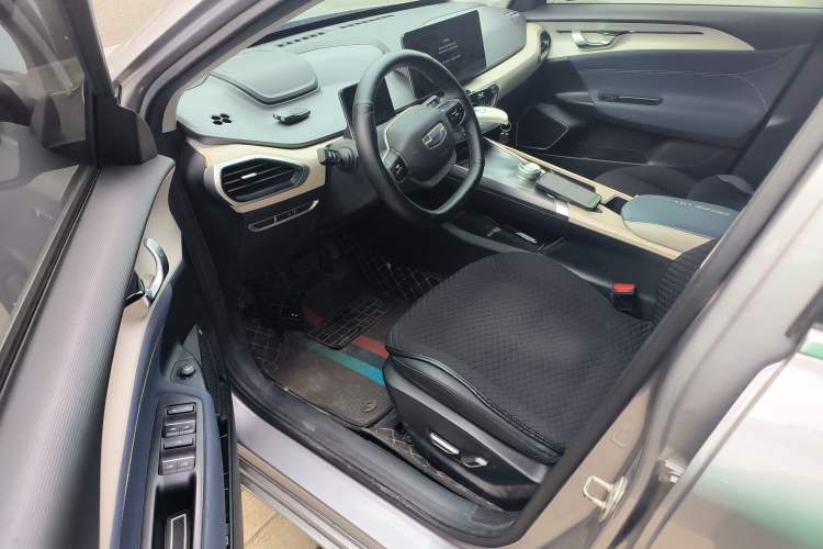 Used Geometry A 2021 Pro Enjoy High-Dimensional Range Edition 430KM A430 Easy-Drive Version Driver Seat