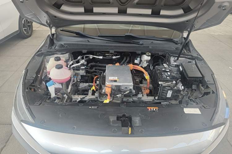 Used Geometry A 2021 Pro Enjoy High-Dimensional Range Edition 430KM A430 Easy-Drive Version Engine Bay