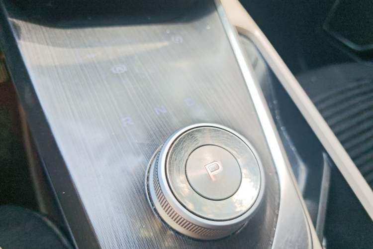 Used Geometry A 2021 Pro Enhanced High-Efficiency Range Version 600 km A600 Cubic Edition Gear Lever