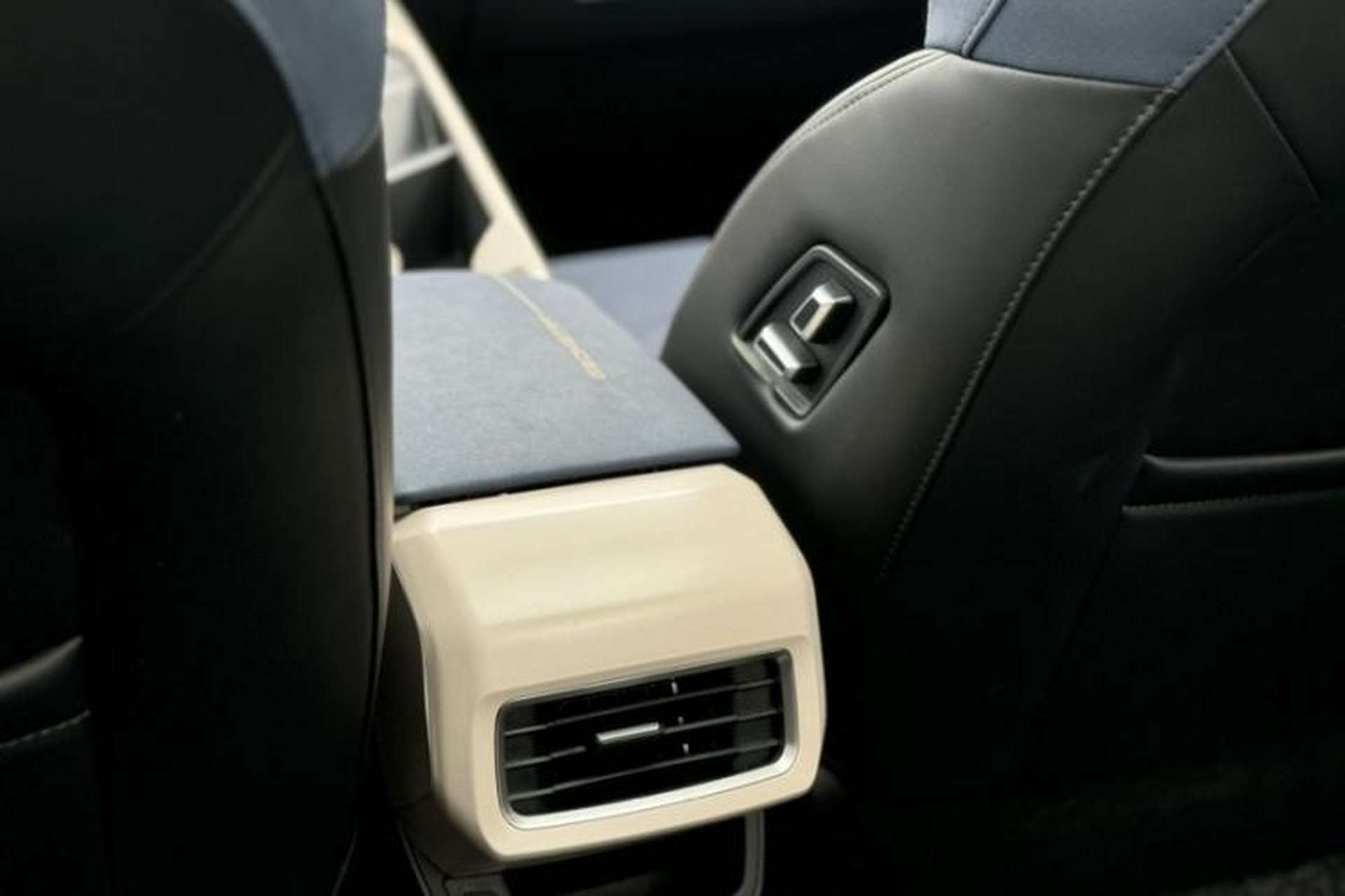 Used Geometry A 2021 Pro Enhanced High-Efficiency Range Version 600KM A600 PowerCube Edition Interior 11