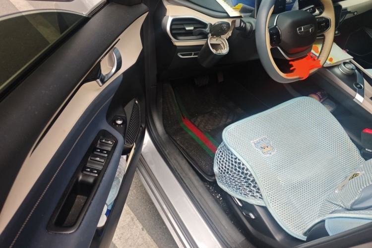 Used Geometry A 2021 Pro Enhanced High-Efficiency Range Version 600KM A600 Asian Games Edition Interior 3