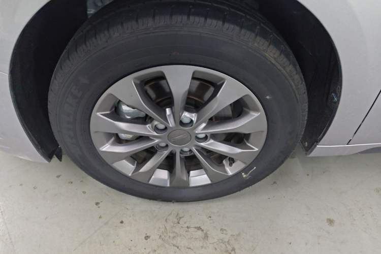 Used Geometry A 2021 Pro Enjoy High-Dimensional Range Edition 430 km A430 Square Version Left Front Wheel Hub
