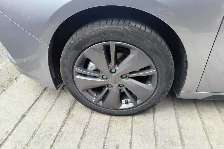 Used Geometry A 2021 Pro Enjoy High-Dimensional Range Edition 430KM A430 Easy-Drive Version Left Front Wheel Hub
