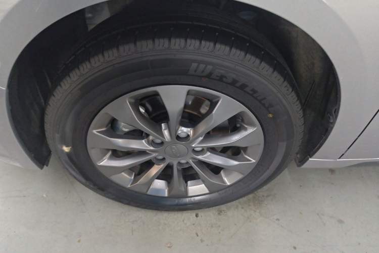 Used Geometry A 2021 Pro Enjoy High-Dimensional Range Edition 430 km A430 Square Version Left Front Wheel Hub