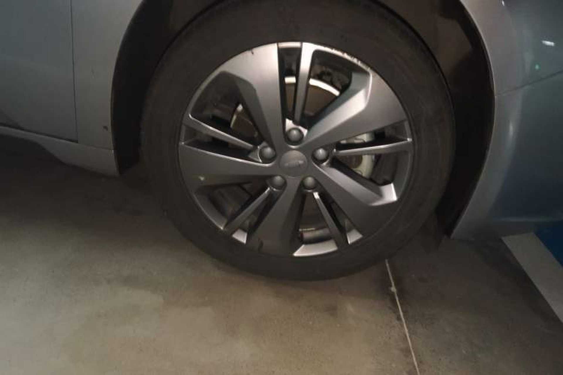 Used Geometry A 2021 Pro Enjoy High-Dimensional Range Edition 430 km A430 Cubic Version Right Front Wheel Hub