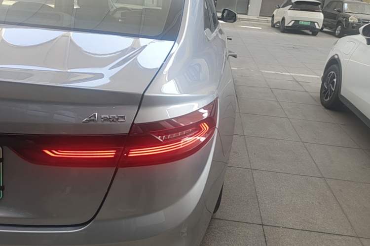 Used Geometry A 2021 Pro Enjoy High-Dimensional Range Edition 430KM A430 Easy-Drive Version Right Rear Taillight