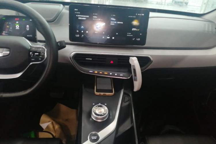 Used Geometry A 2021 Pro Enjoy High-Dimensional Range Edition 430 km A430 Square Version Audio And AC Panel