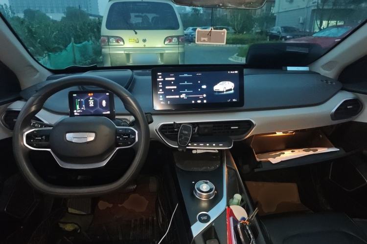 Used Geometry A 2021 Pro Enjoy High-Dimensional Range Edition 430 km A430 Square Version Center Console