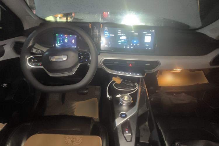 Used Geometry A 2021 Pro Enjoy High-Dimensional Range Edition 430 km A430 Cubic Version Center Console